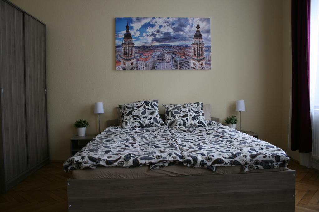 Апартаменти Astoria Downtown *